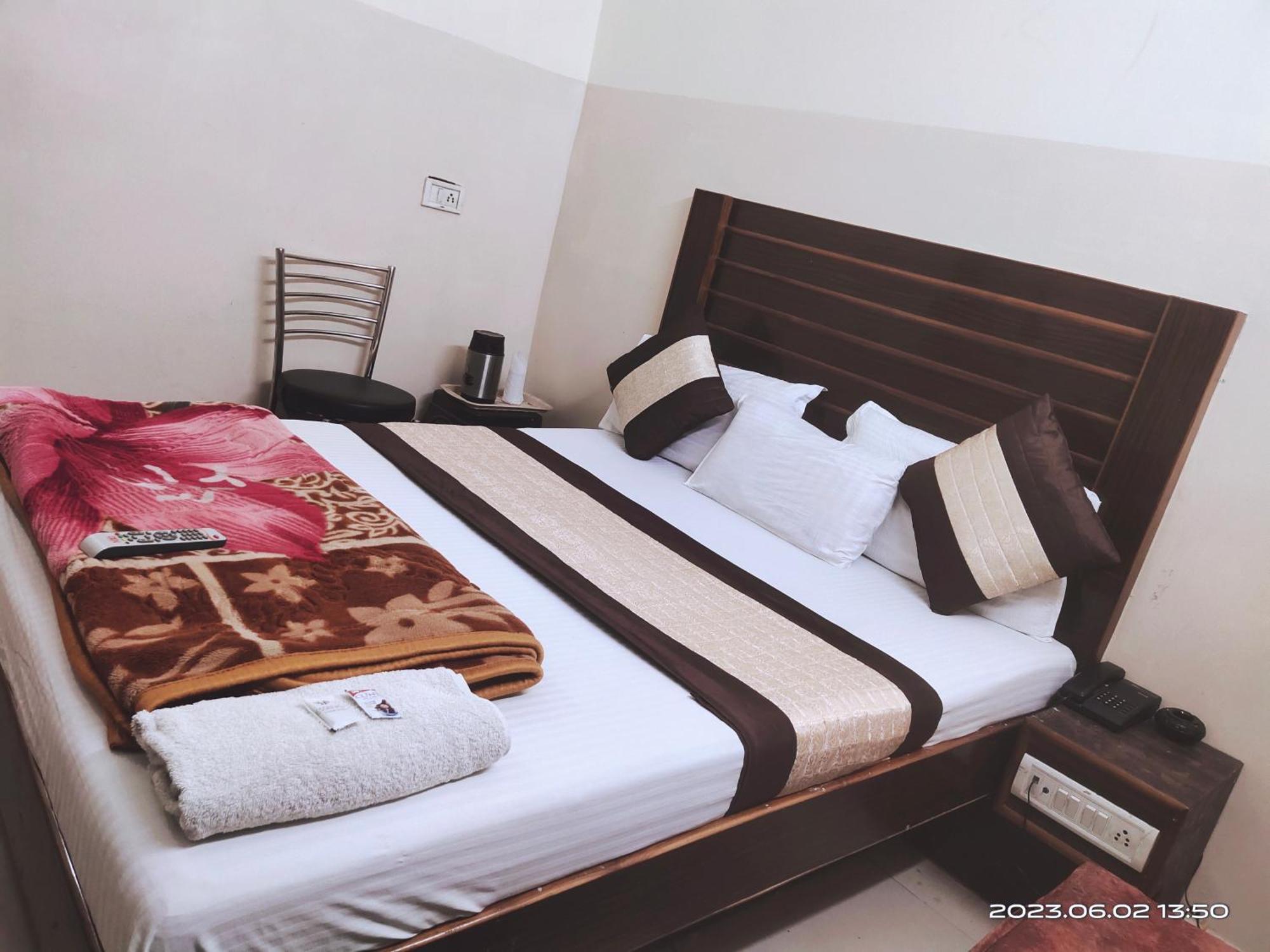 Hotel Diamond Нью-Делі Екстер'єр фото